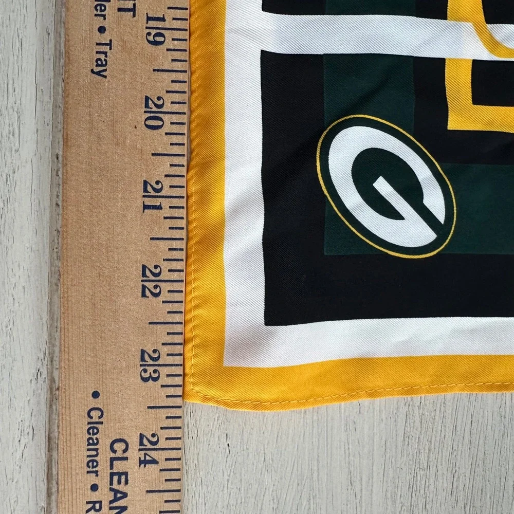 NWT Rare Vintage Green Bay Packers‎ NFL Poly Scarf Women Geo Floral Print New